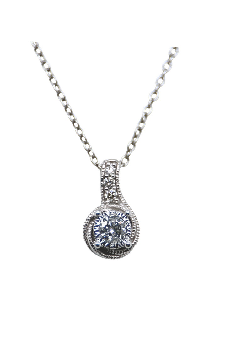 Enchanting 0.20 Ct Diamond Pendant